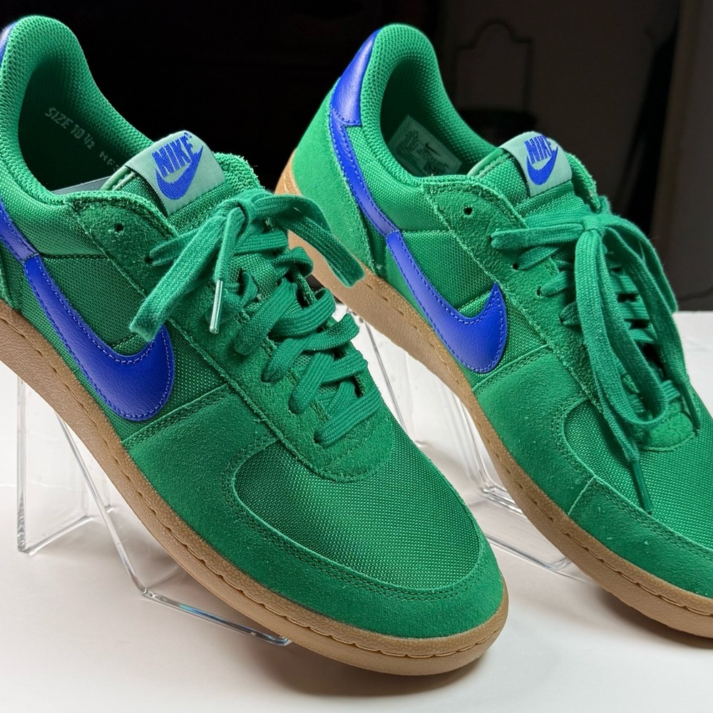 Nike Emerald and Cobalt Sneakers - NWOT